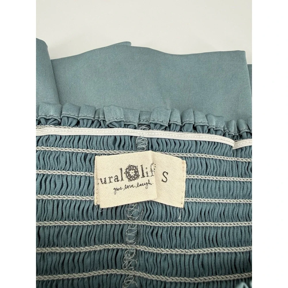 Natural Life Shorts Womens‎ Small Teal Smocked Waist Satin Boho Daisy Detail